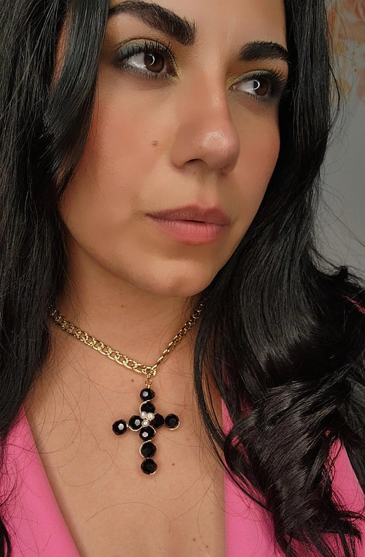 Collar cruz negra