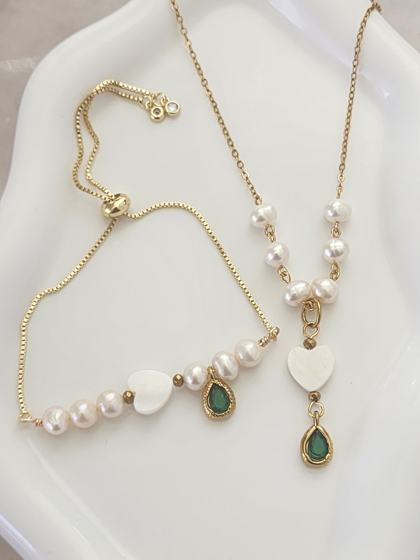 Set de collar y pulseras con color del mes