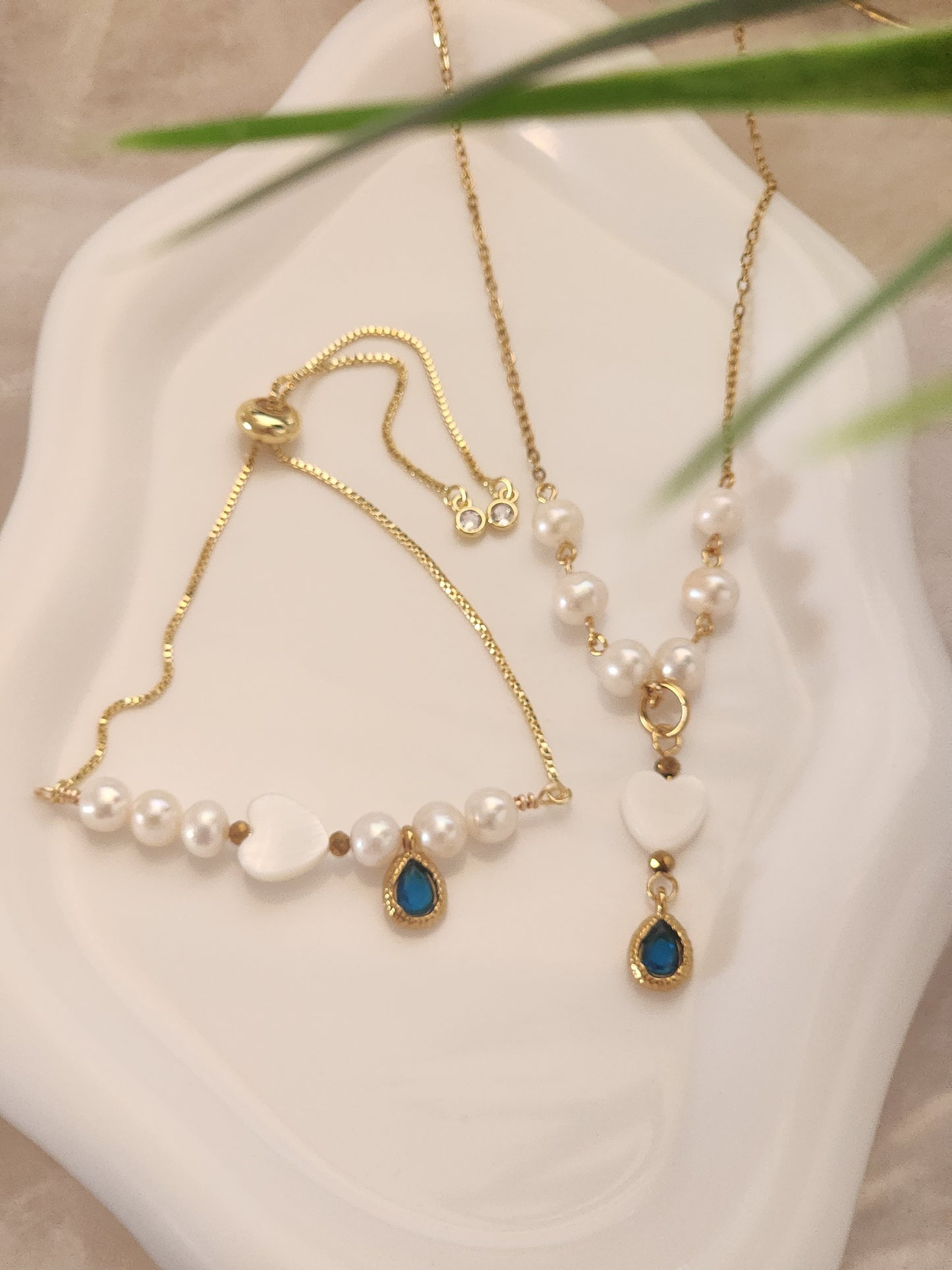 Set de collar y pulseras con color del mes